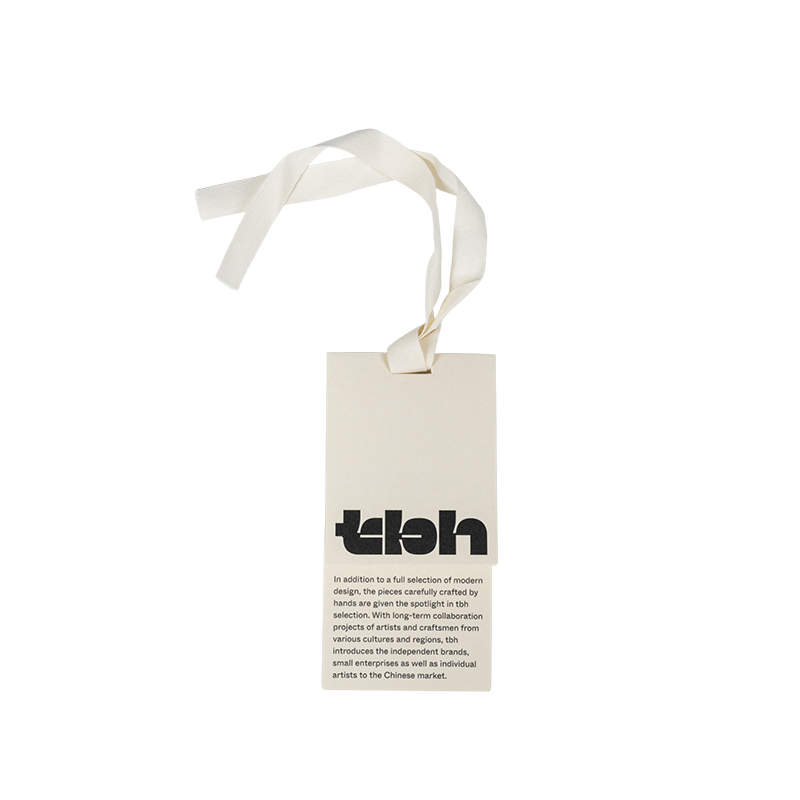 ป้ายแขวนกระดาษแข็งสีขาวสองชั้นสำหรับบรรจุภัณฑ์เสื้อผ้า